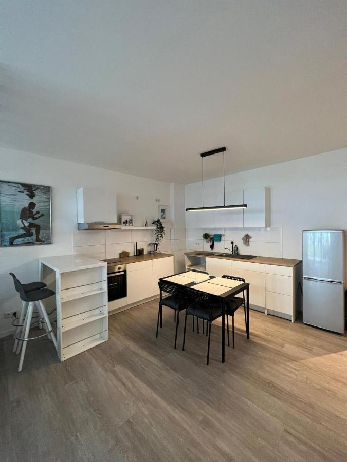 Luxurioeses Apartment Fuer 4 Personen, Neubau, Parkplatz Free Bochum Esterno foto