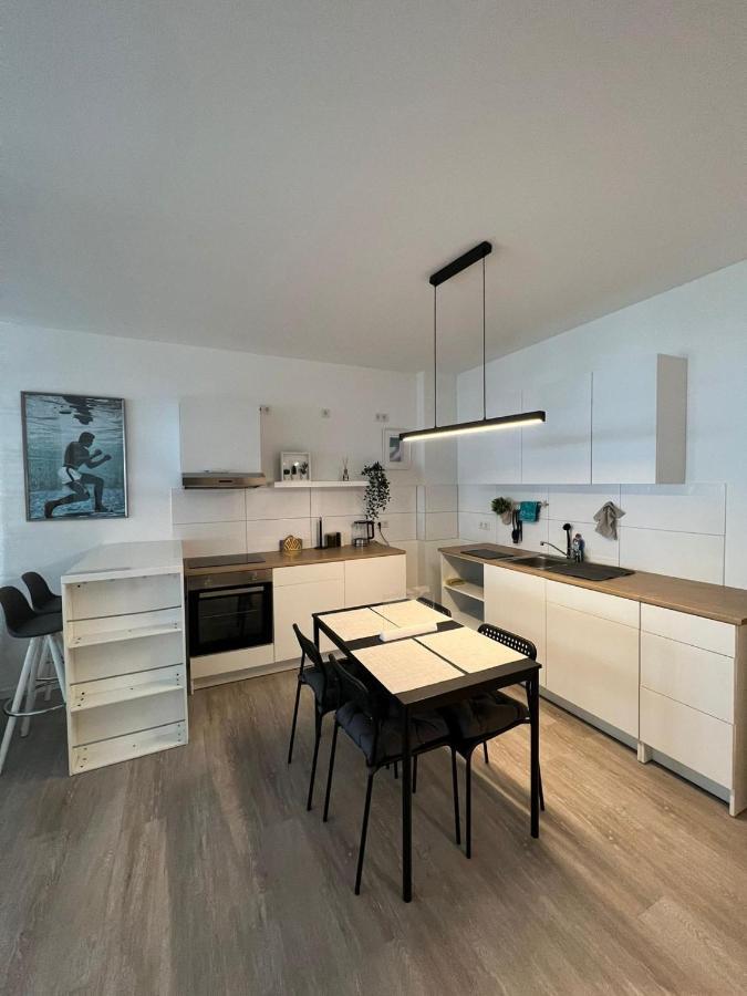 Luxurioeses Apartment Fuer 4 Personen, Neubau, Parkplatz Free Bochum Esterno foto