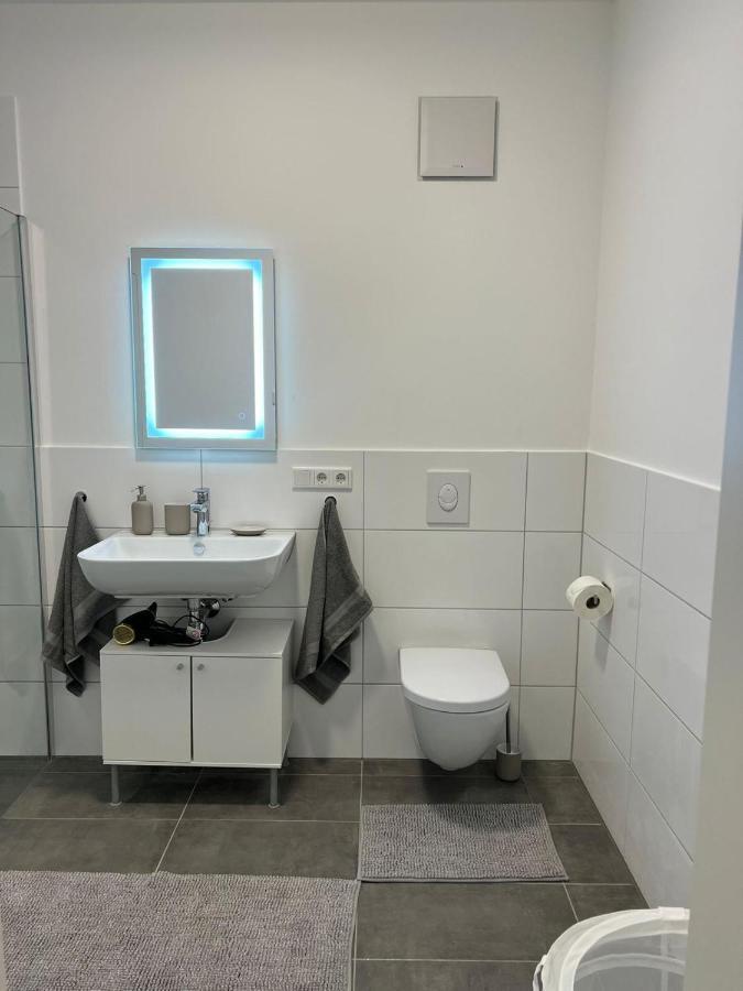 Luxurioeses Apartment Fuer 4 Personen, Neubau, Parkplatz Free Bochum Esterno foto